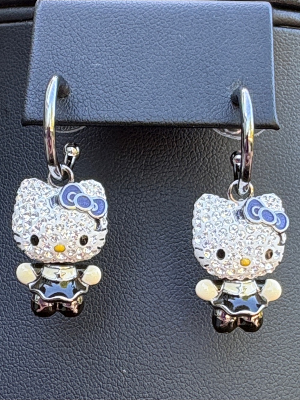 Swarovski Hello Kitty Gothic Earrings 3D Moving Head Cat Crystal NEW Rare